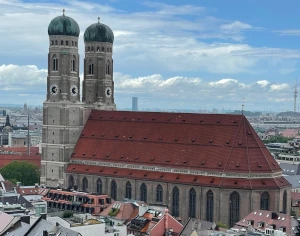 Photo der Frauenkirche in München